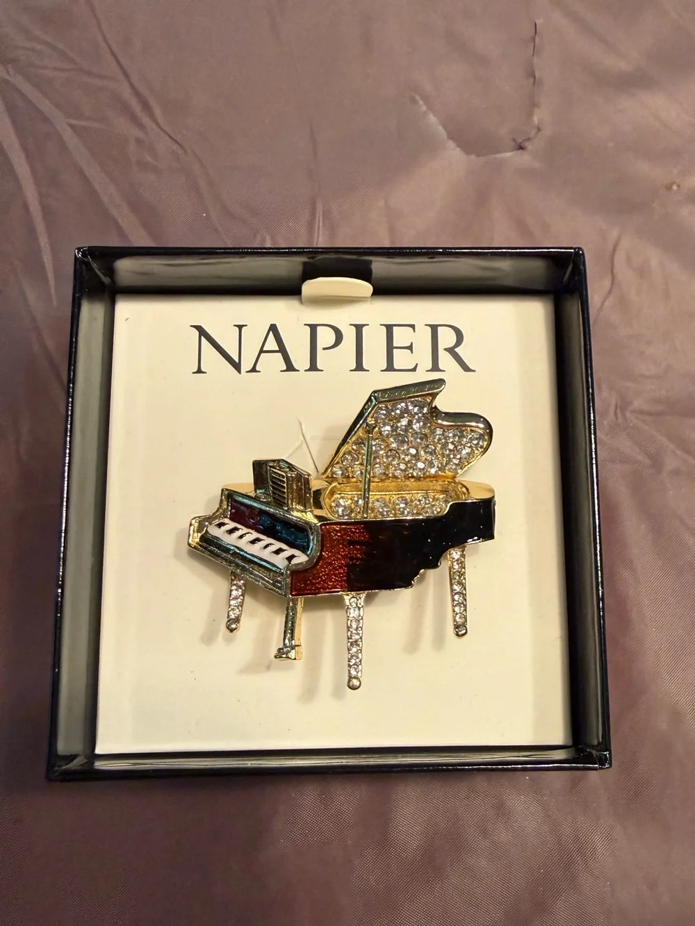 NWT Napier SIGNED Grand Piano Enamel & Clear Rhinestone Brooch Pin in Box - Picture 3 of 9